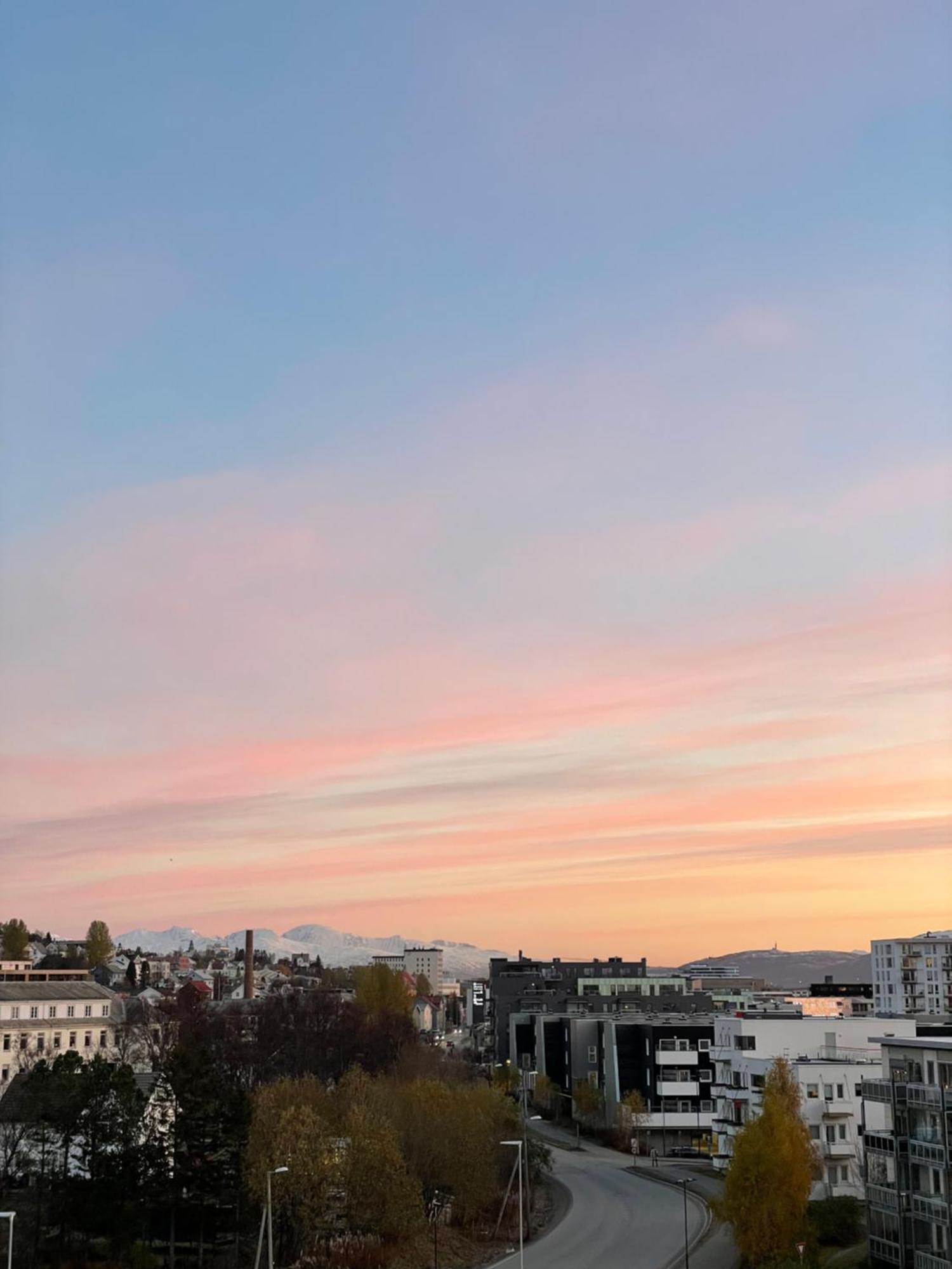 Modern Apartment Nearby City Centrum Tromso Luaran gambar